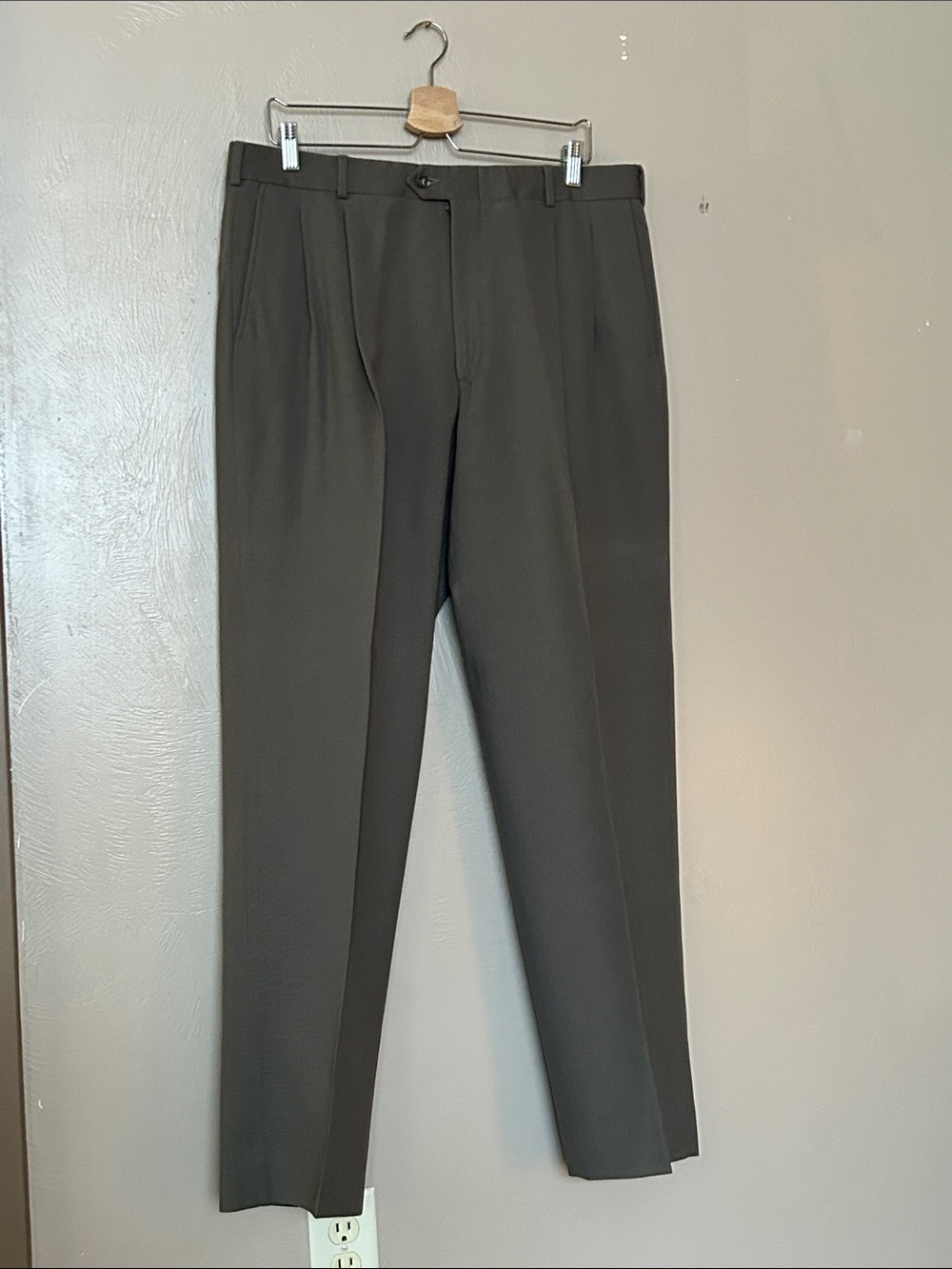Vintage Rough Rider Tailored Men’s Trousers 100% Wool. Made in USA Size 36X33.